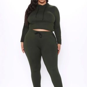 Women
Loungewear Sets
Tennis Courts III Set - Olive